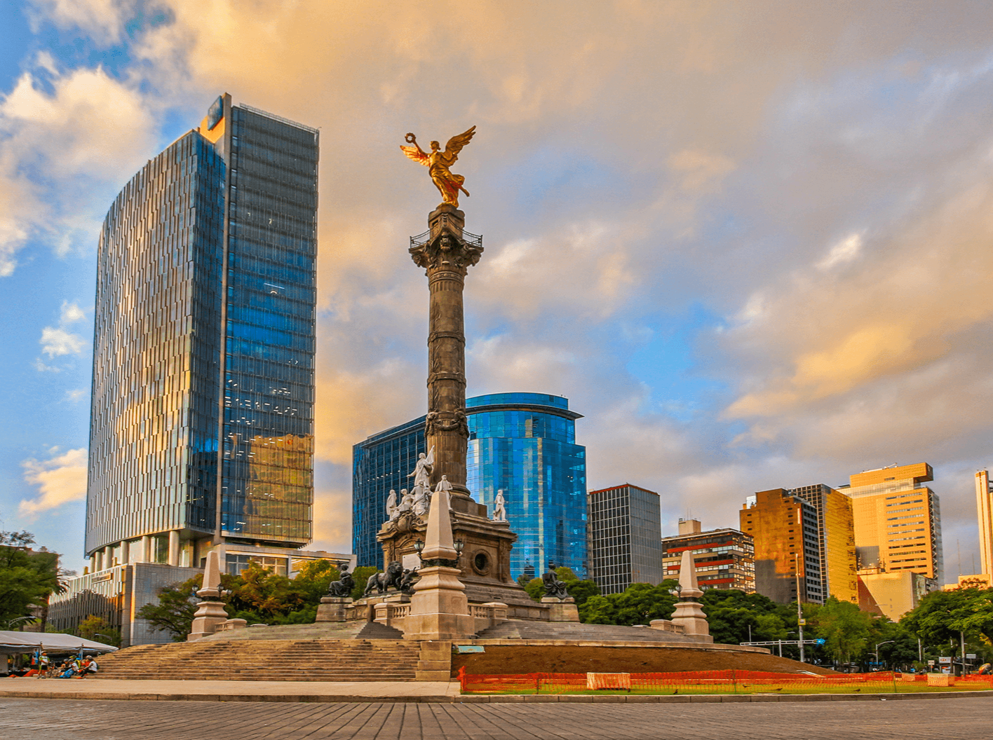 CITY TOUR + SHOPPING TOUR & CHAVO NEIGHBORHOOD CDMX