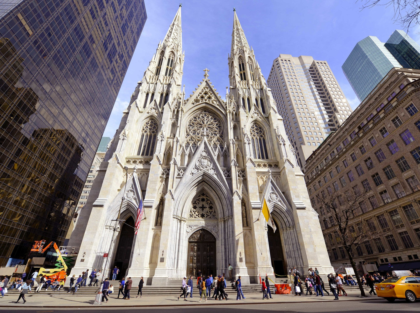 MANHATTAN TOUR: DISCOVER THE ESSENCE OF THE BIG APPLE
